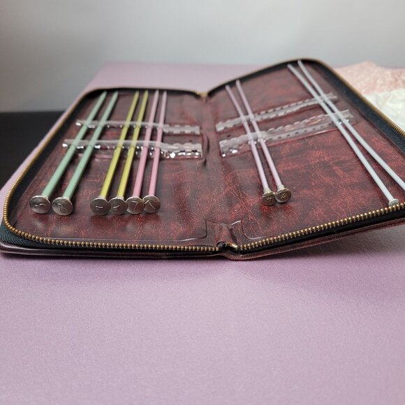 Lovingly Used Knitting Needles Set In Vinyl & Cloth Cases - Picture 2 of 9